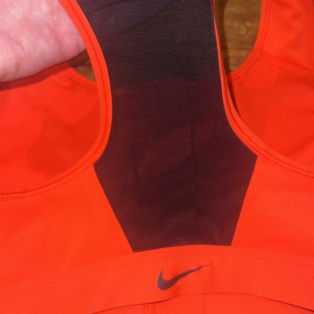 Nike Swoosh Women's Medium-Support Padded Zip-Front Sports Bra Chile Red Small - Picture 13 of 16